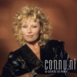 26-10-1988 Bonnie St. Clair at studio in Amsterdam. Photo: Govert de Roos/Connu

[keywords]Half Length, Eyecontact[/keywords]